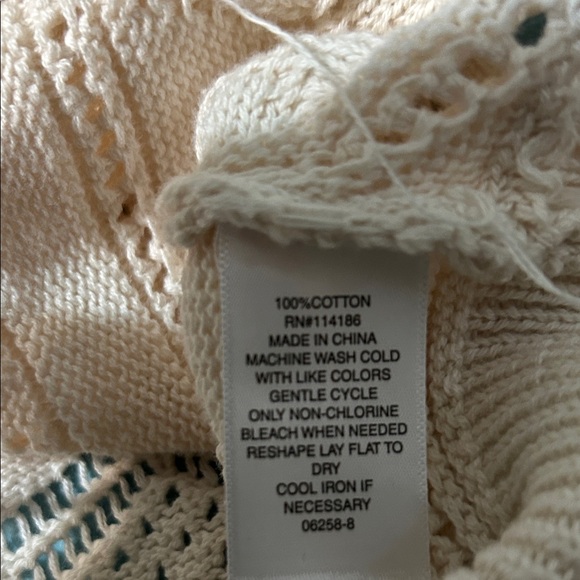 a.n.a Cream Textured Knit Sweater 22 in armpit to armpit and 28 in long. Nice - Picture 13 of 16